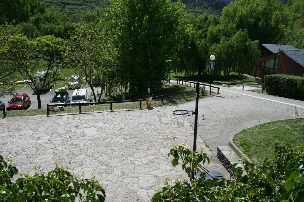 Alberg Escola De Piraguisme De Sort Exterior foto