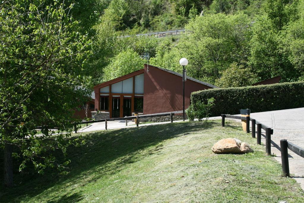 Alberg Escola De Piraguisme De Sort Exterior foto